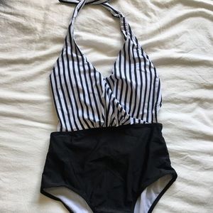 🏖BRAND NEW SHEIN halter one piece 🏖🩱